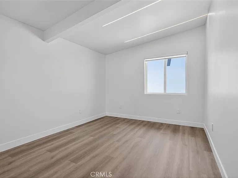 10806 Paso Robles Ave — Photo 26