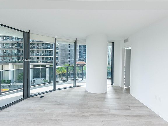 5th image of 45 SW 9th St APT 1201