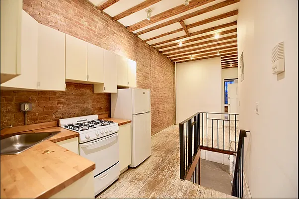 Rented by Nolita Group | media 12