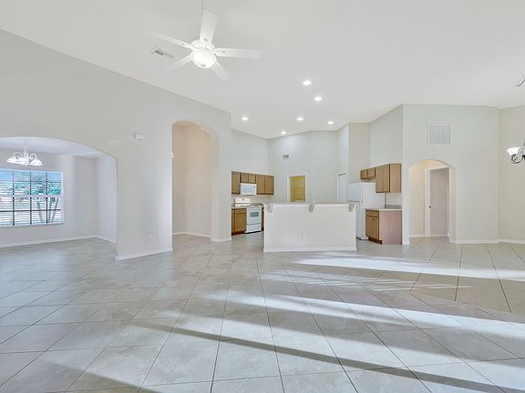 3rd image of 2722 SW 9th Ave