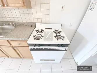 Rented by ZealEstate Group Inc