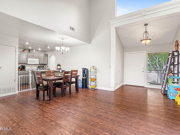 3rd image of 104 Arundell Cir