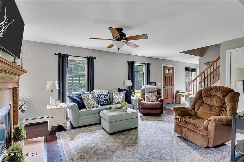 5th image of 151 W Hand Hill Road