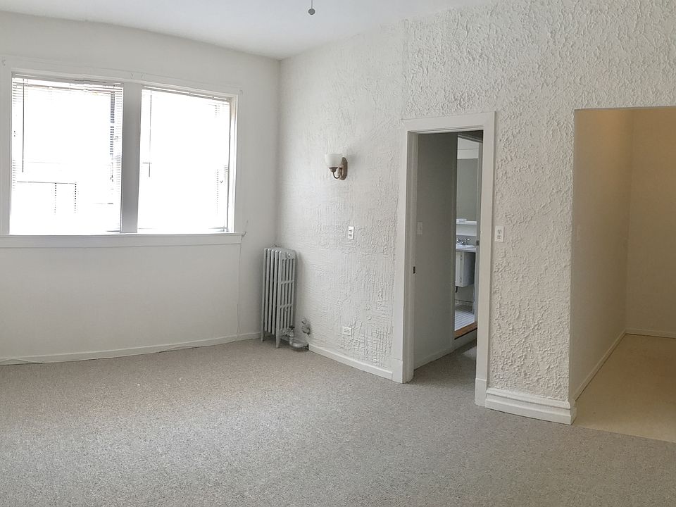 1st image of 5727 N Winthrop Ave APT 104