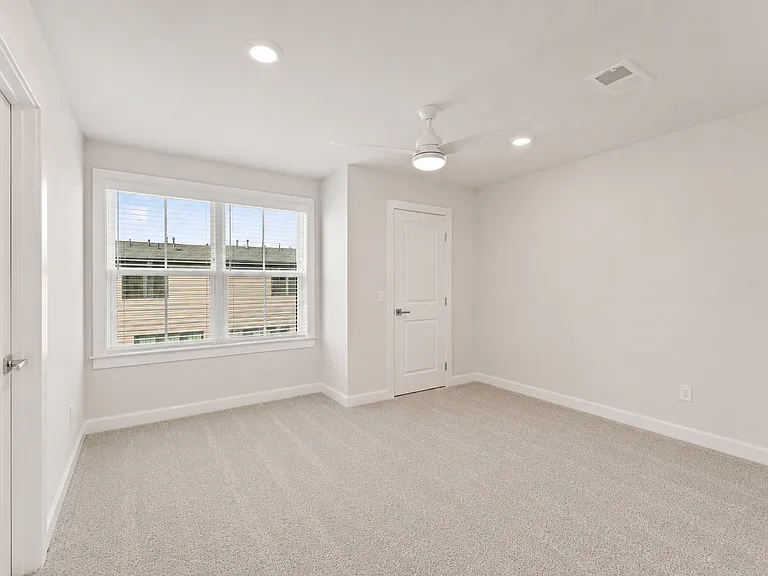 12973 Hattontown Sq — Photo 7