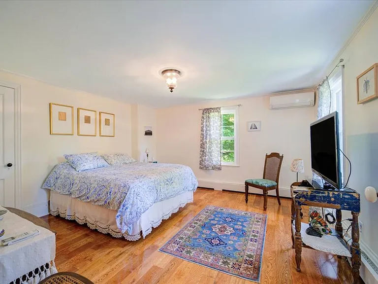 123 Bedell Ave — Photo 18