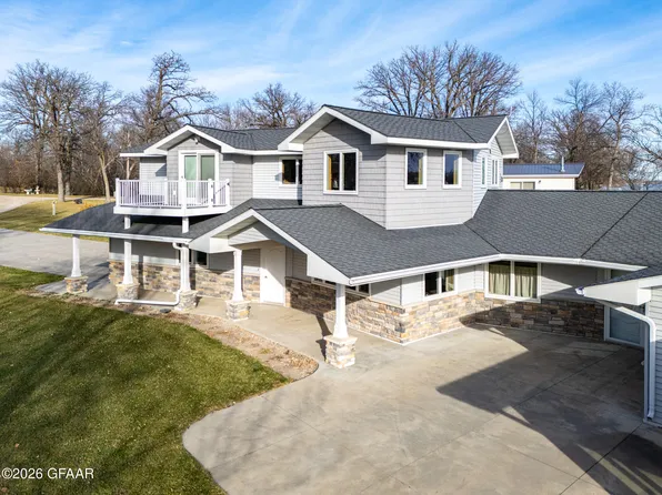 13233 Elmhurst Ln SE, Mentor, MN 56736