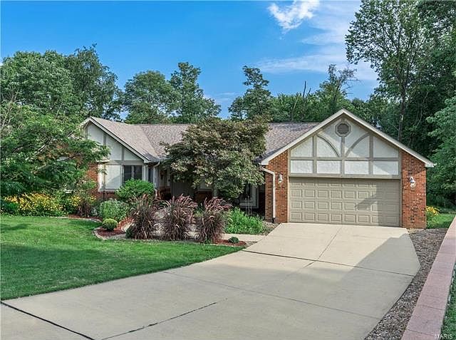 15 Ginger Ridge Ln, Glen Carbon, IL 62034 | Zillow