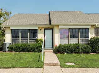 15 Cadena Pl, Galveston, TX 77554