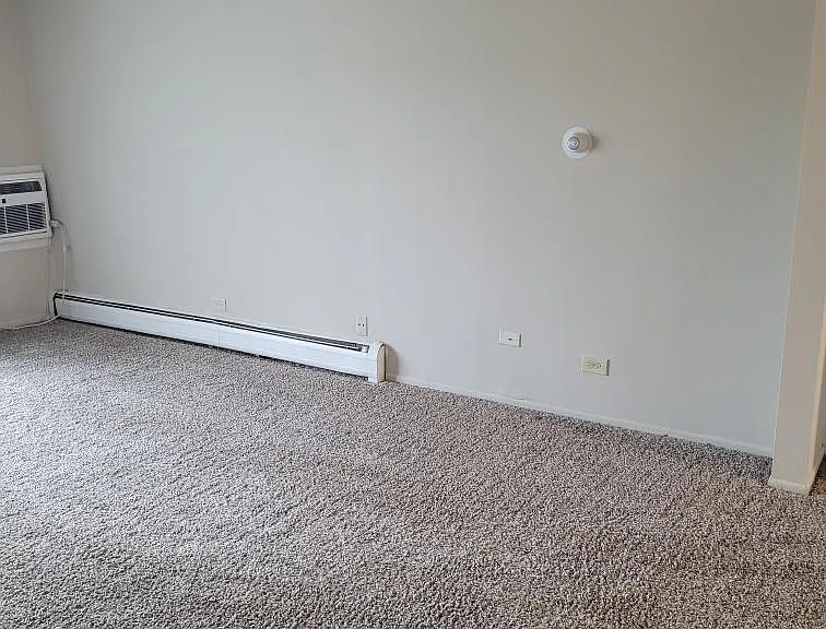 910 N River Dr #107 — Photo 8