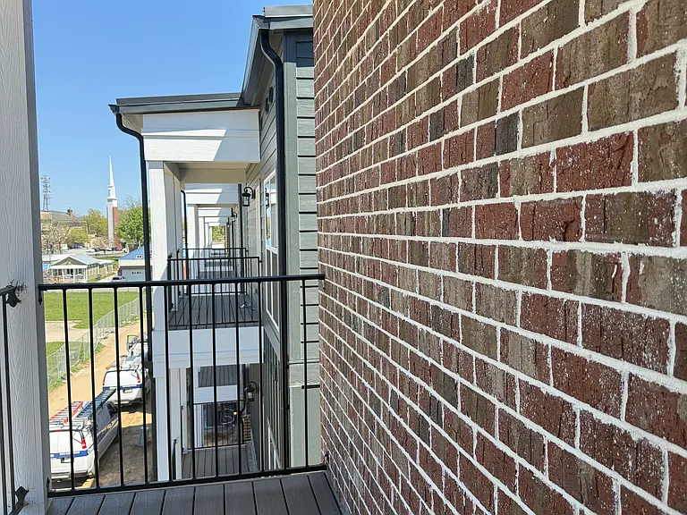 69 S Cedar Ave — Photo 14