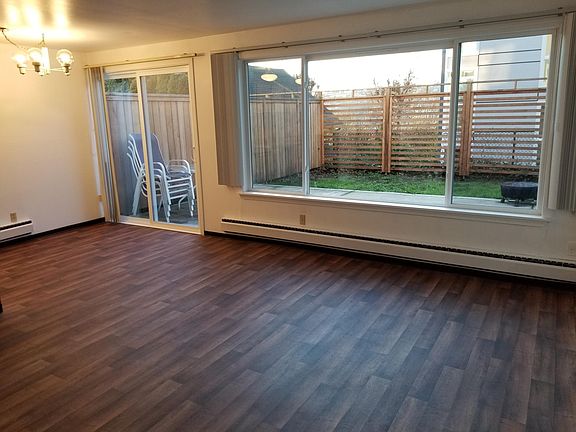 3rd image of 2501 14th Ave W APT 19
