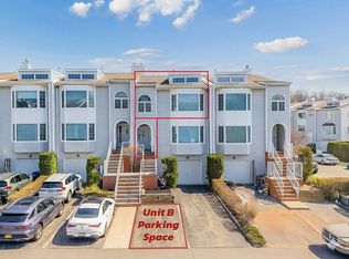 241-49 Oak Park Dr Unit B, Little Neck, NY 11362