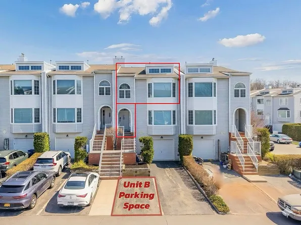 241-49 Oak Park Dr Unit B, Little Neck, NY 11362