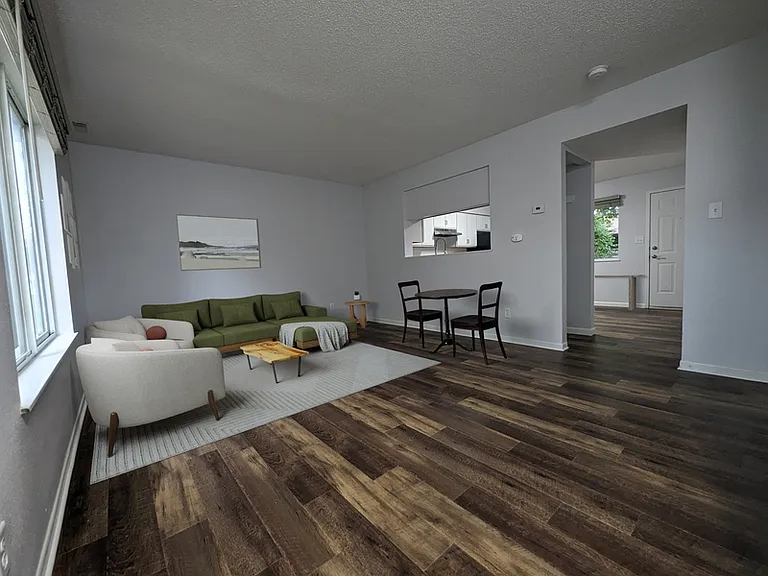 406 E 15th St #406F — Photo 26