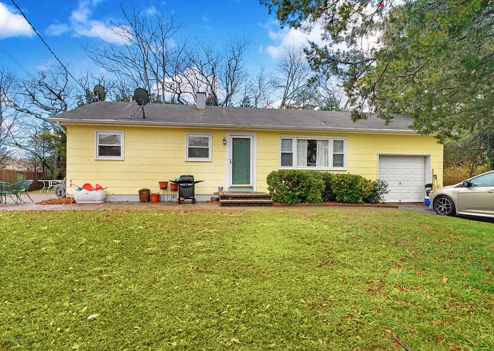 1st image of 1054 Savannah Cir