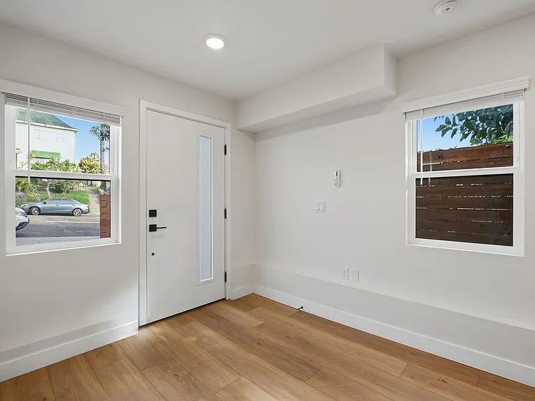 2735 Broadway #5 — Photo 5