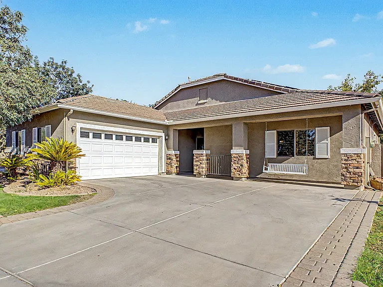 4203 E Los Altos Rd — Photo 1
