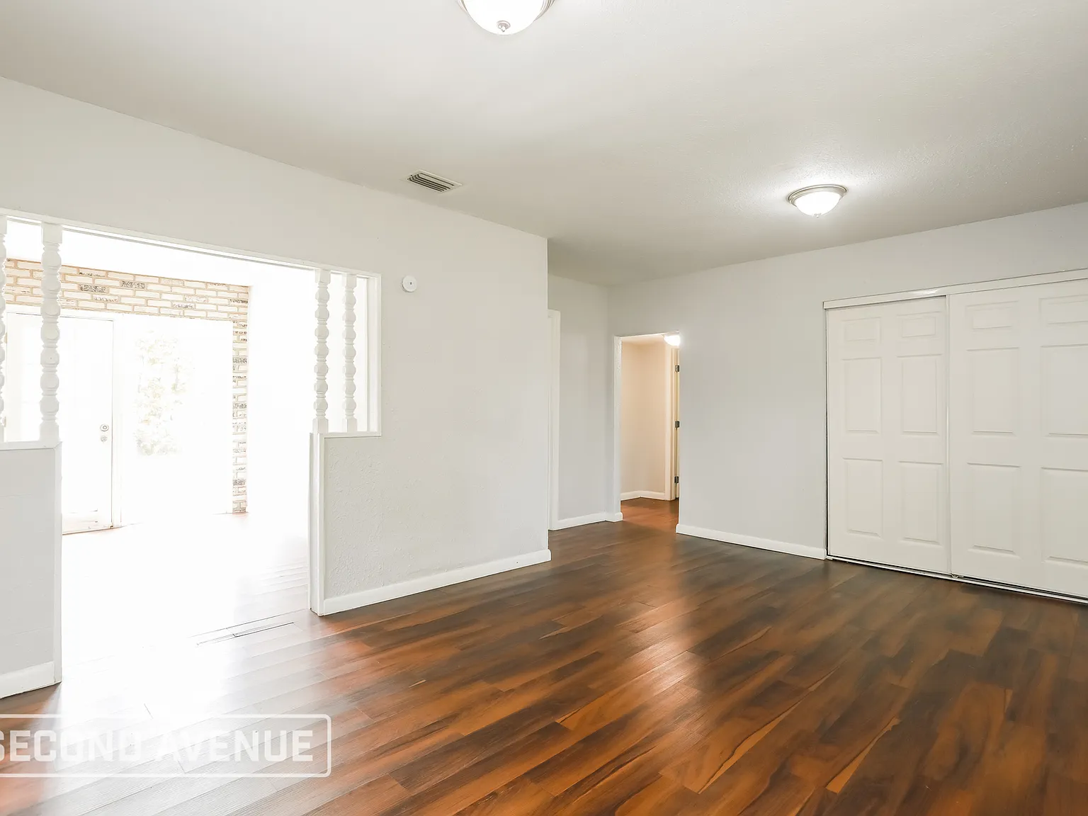 4 bed, 1.0 bath, 1286 sqft, $1,395 — Photo 2