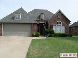 1025 S Desert Palm Ave, Broken Arrow, OK 74012