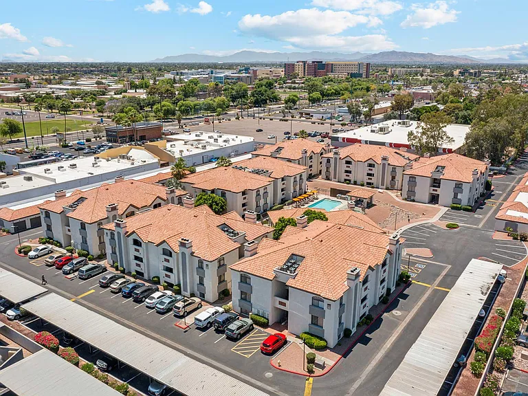 Twin Palms — Photo 32