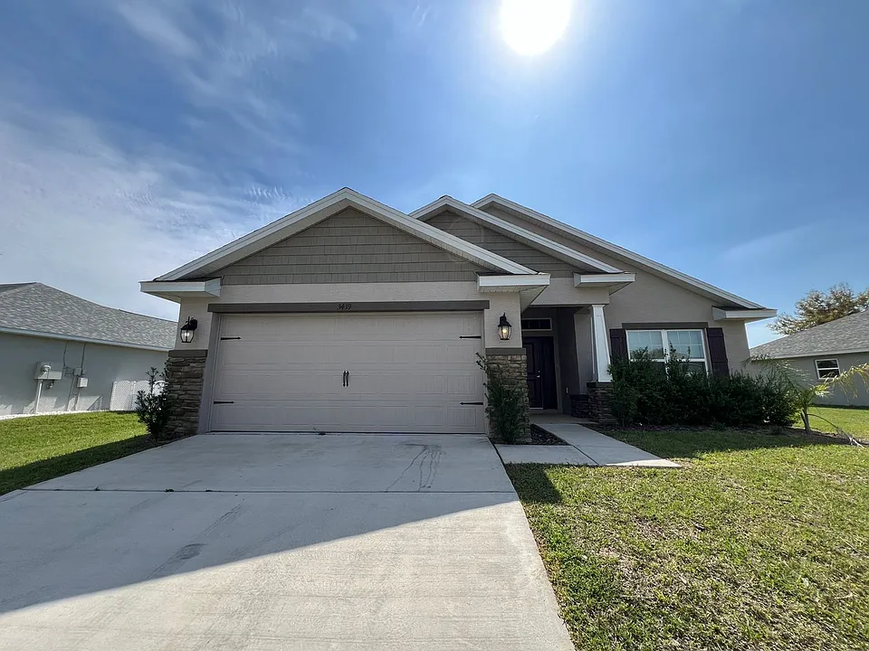3439 N Burroughs Path