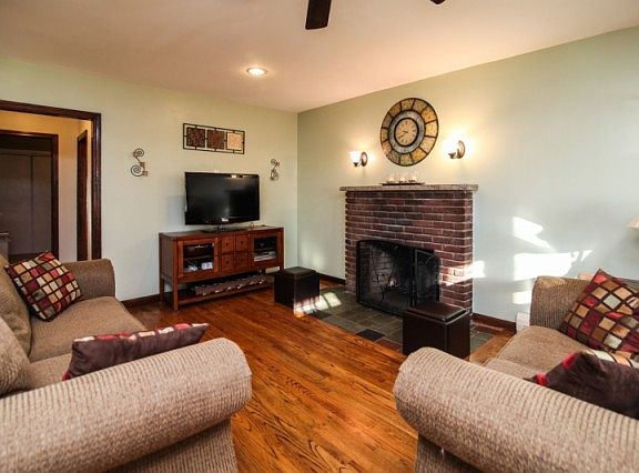 3rd image of 39 Lowell Ave