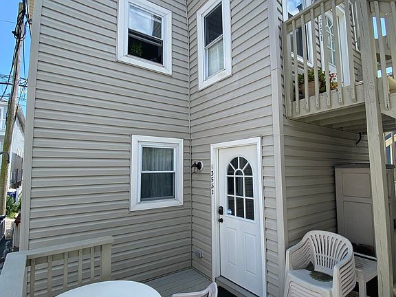 2nd image of 1353 West Ave APT C