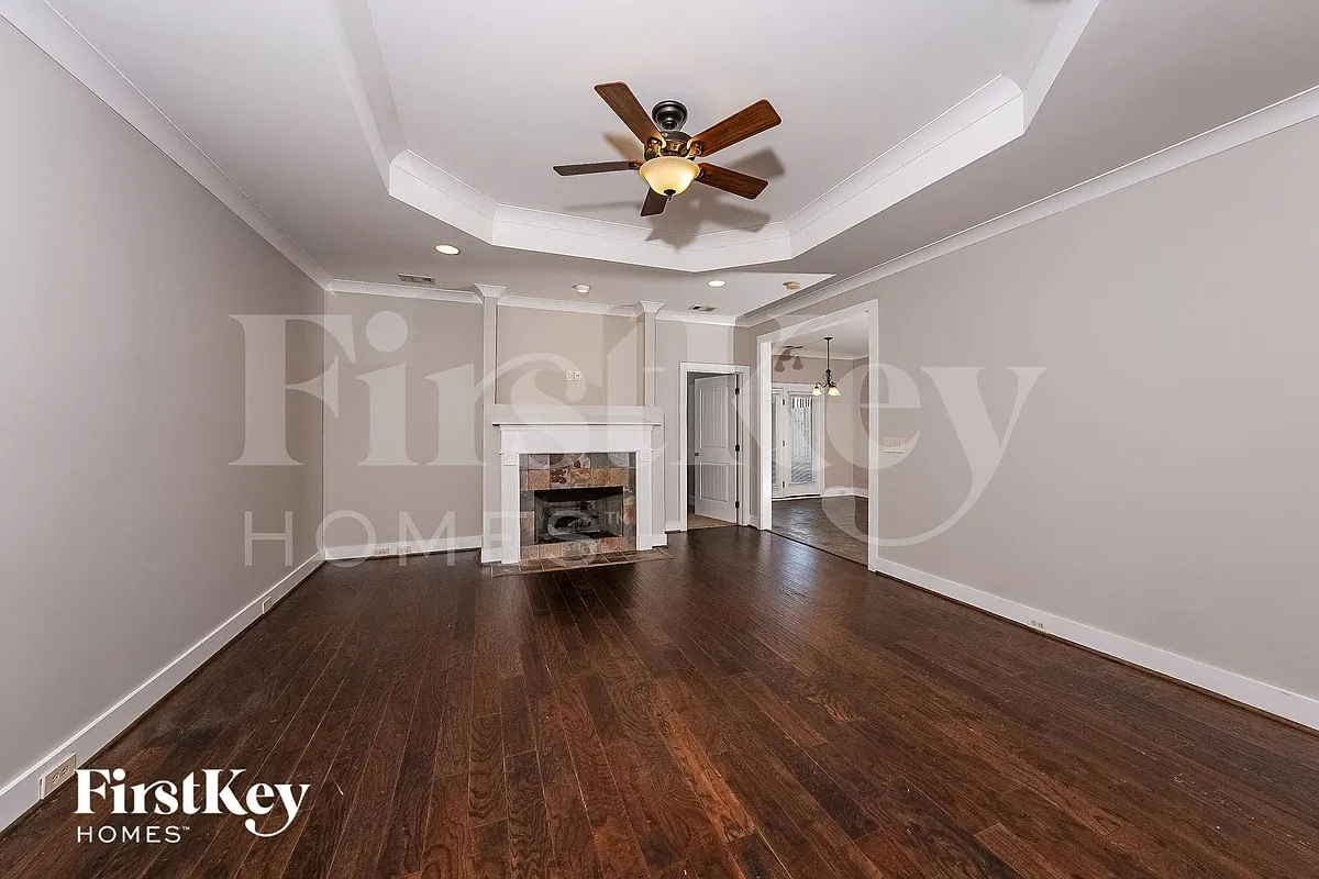 Building Photo - 2044 Highview Way
