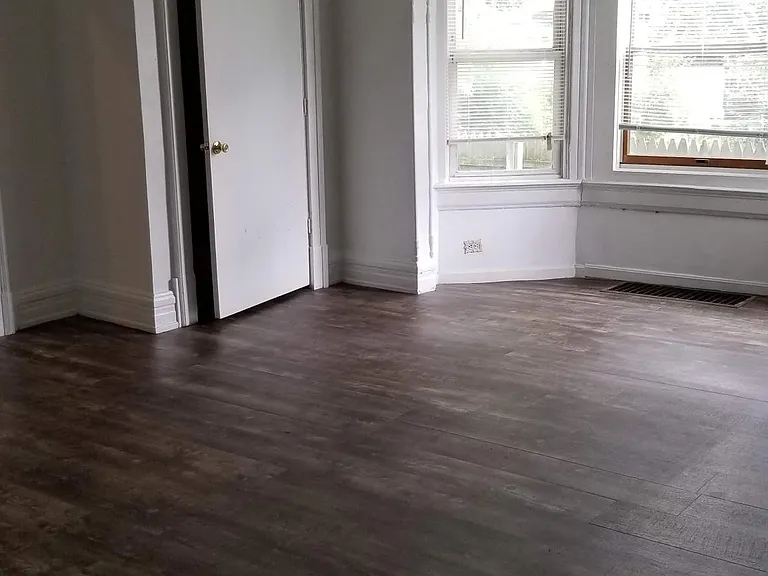3758 Spencer Ave — Photo 3