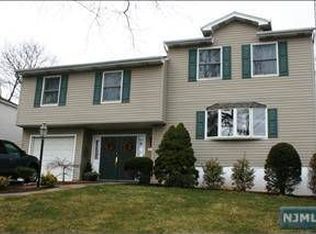 14 Abbe Ln, Clifton, NJ 07013