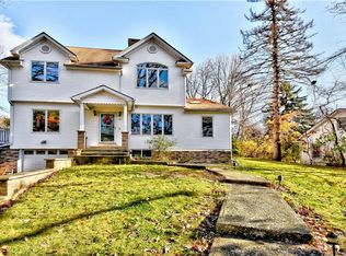 510 Round Lake Park Rd, Monroe, NY 10950