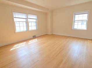 2311 N 91st St, Wauwatosa, WI 53226