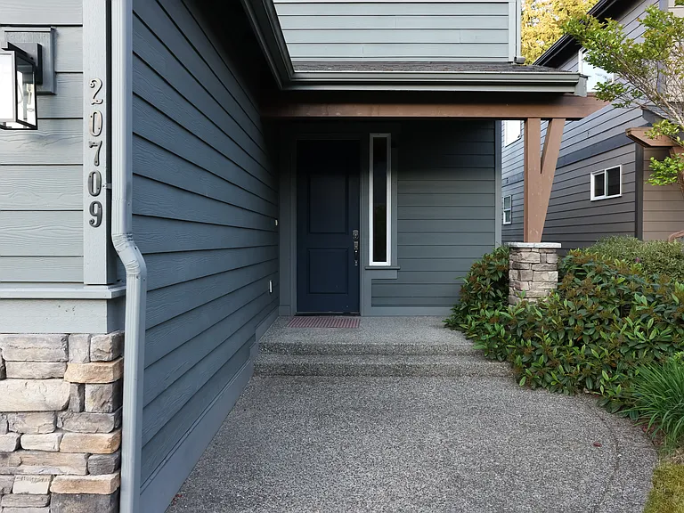 20709 1st Ave W — Photo 2