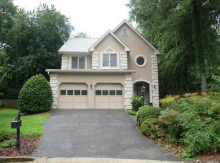 1062 Della St SE, Marietta, GA 30067