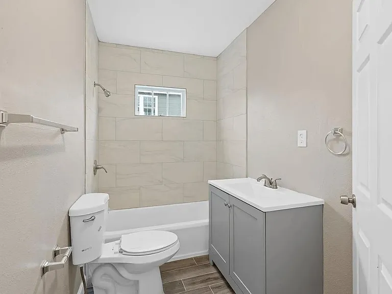 5244 Leeland St #A — Photo 16