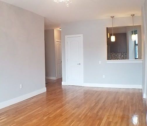 3rd image of 162 E 109th St APT 5B