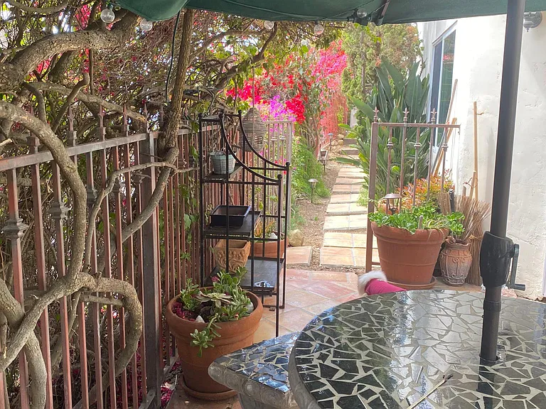 2518 Encina Way #B — Photo 27