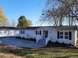 8602 Fruit Rd, Edwardsville, IL 62025