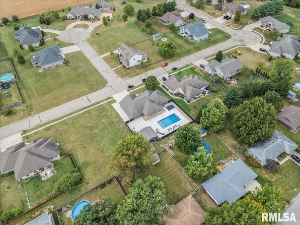 1424 Horse Creek Trl, Pawnee, IL 62558