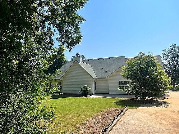 2nd image of 220 Berkshire Dr