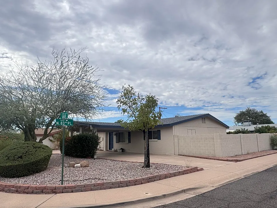 8326 E Sage Dr