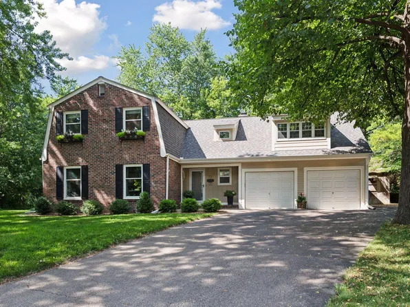 10301 Brunswick Cir, Bloomington, MN 55438