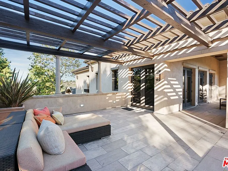 8 Beverly Ridge Ter — Photo 46