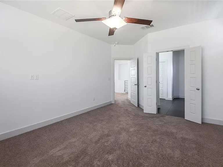 5809 Swayden Ln — Photo 7