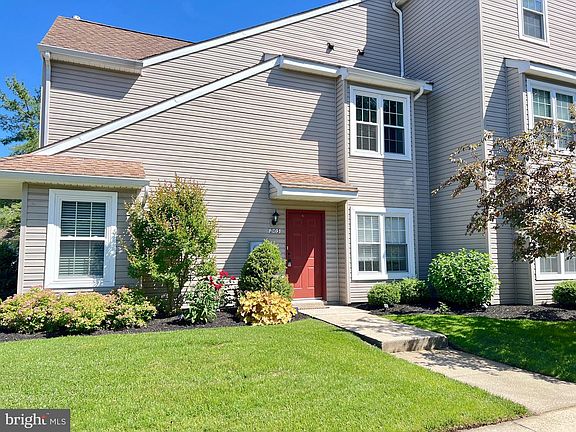 3rd image of 2103 Tanglewood Ct
