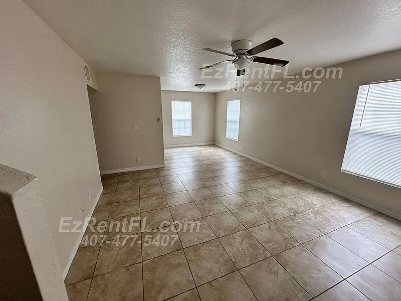 Building Photo - 944 9th St