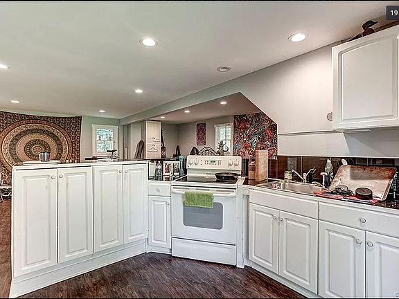 3rd image of 1645 Railway Ln #B