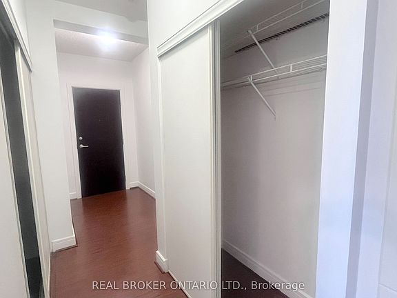 5th image of 112 George St #1702