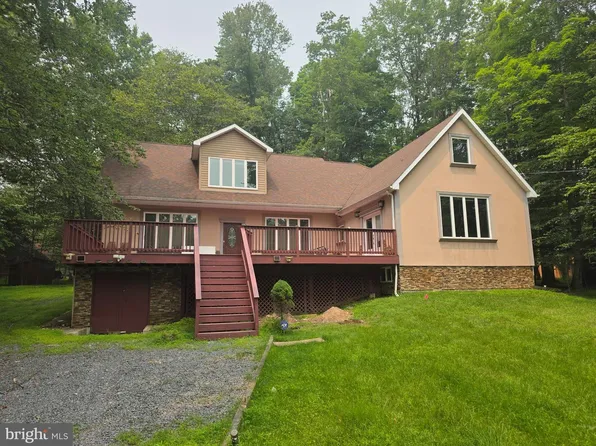 234 Chinook Cir, Pocono Lake, PA 18347